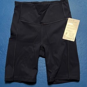 New with tags Athleta 7” pocket shorts
